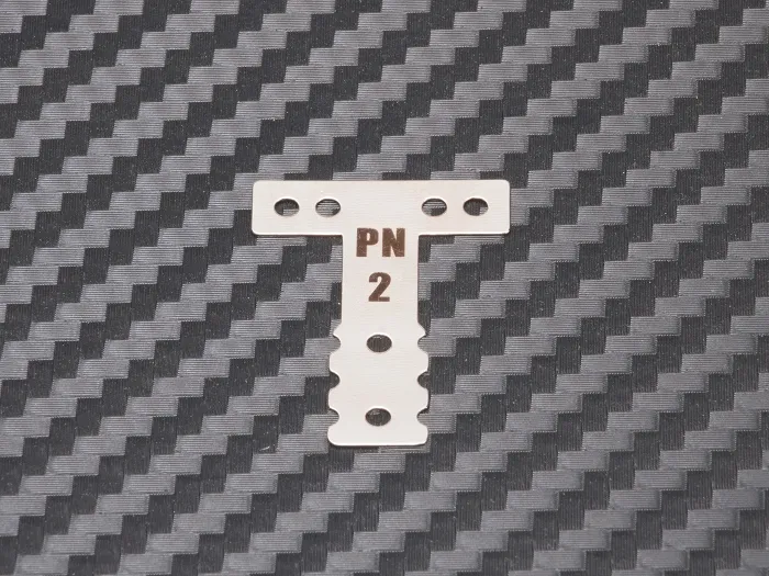 PN Racing Placa T MM dureza #2 en acero para MR03/MR04